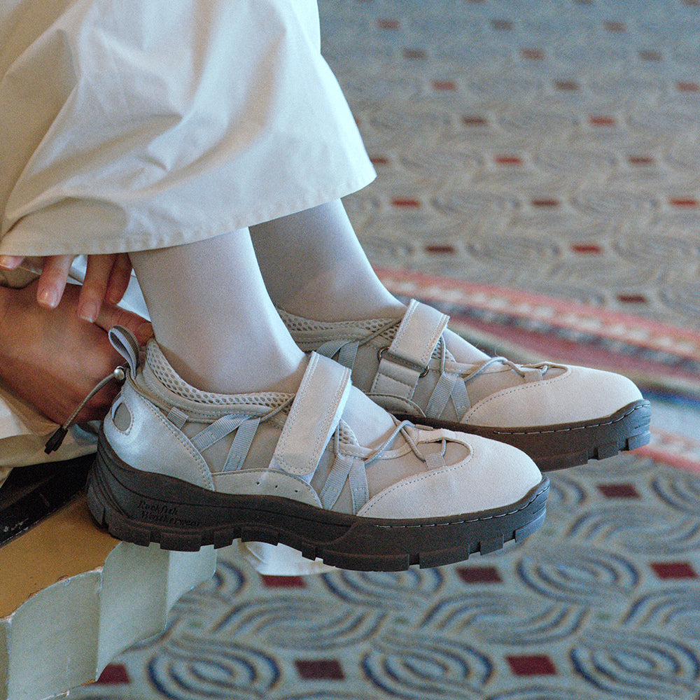 
                  
                    ROCKFISH BRYN VELCRO SNEAKERS 【EXCLUSIVE】
                  
                