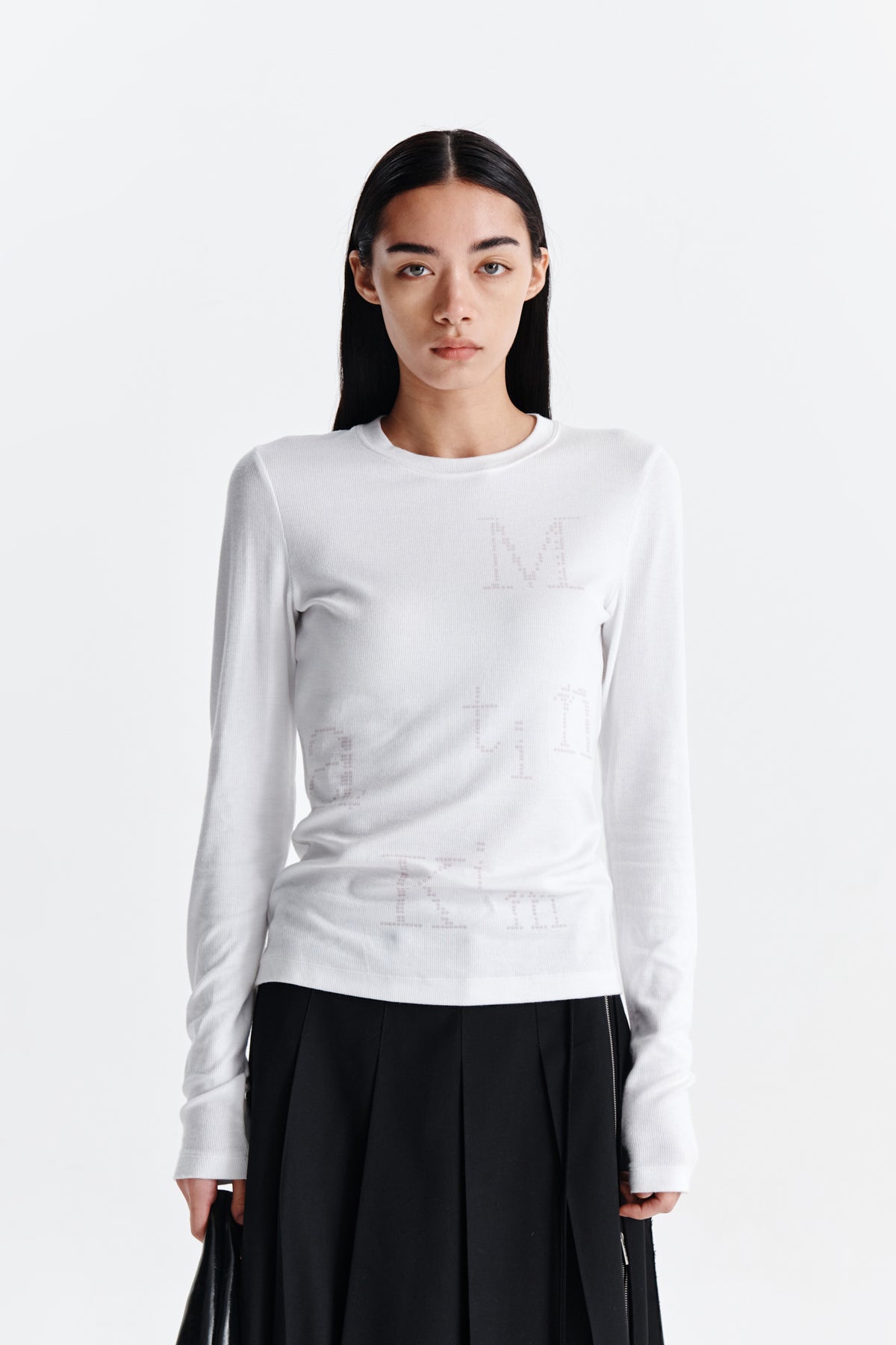 MATIN KIM DOT GRAPHIC LOGO LETTERING TOP IN WHITE