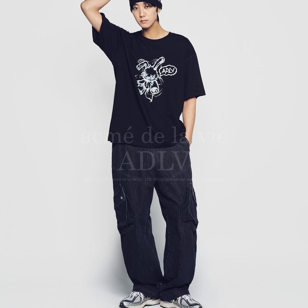 
                  
                    ADLV HANDSKETCH RABBIT SHORT SLEEVE T-SHIRT BLACK
                  
                