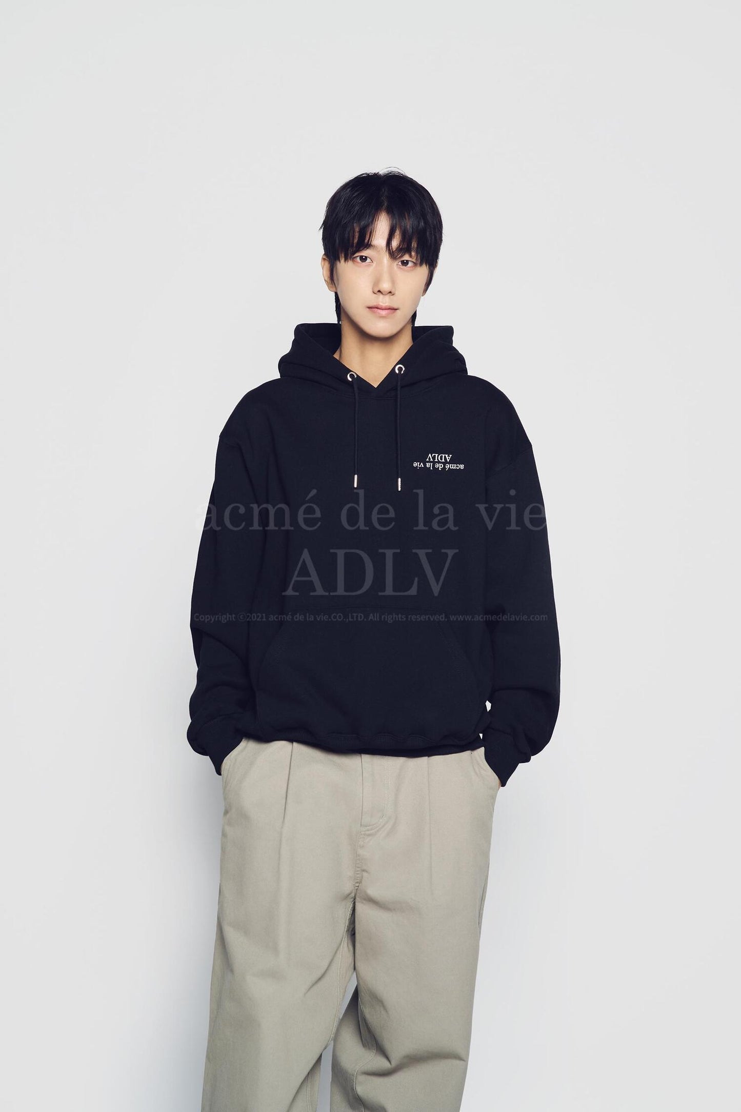 ADLV UPSIDE DOWN LOGO NAPPING ZURRY HOODIE BLACK