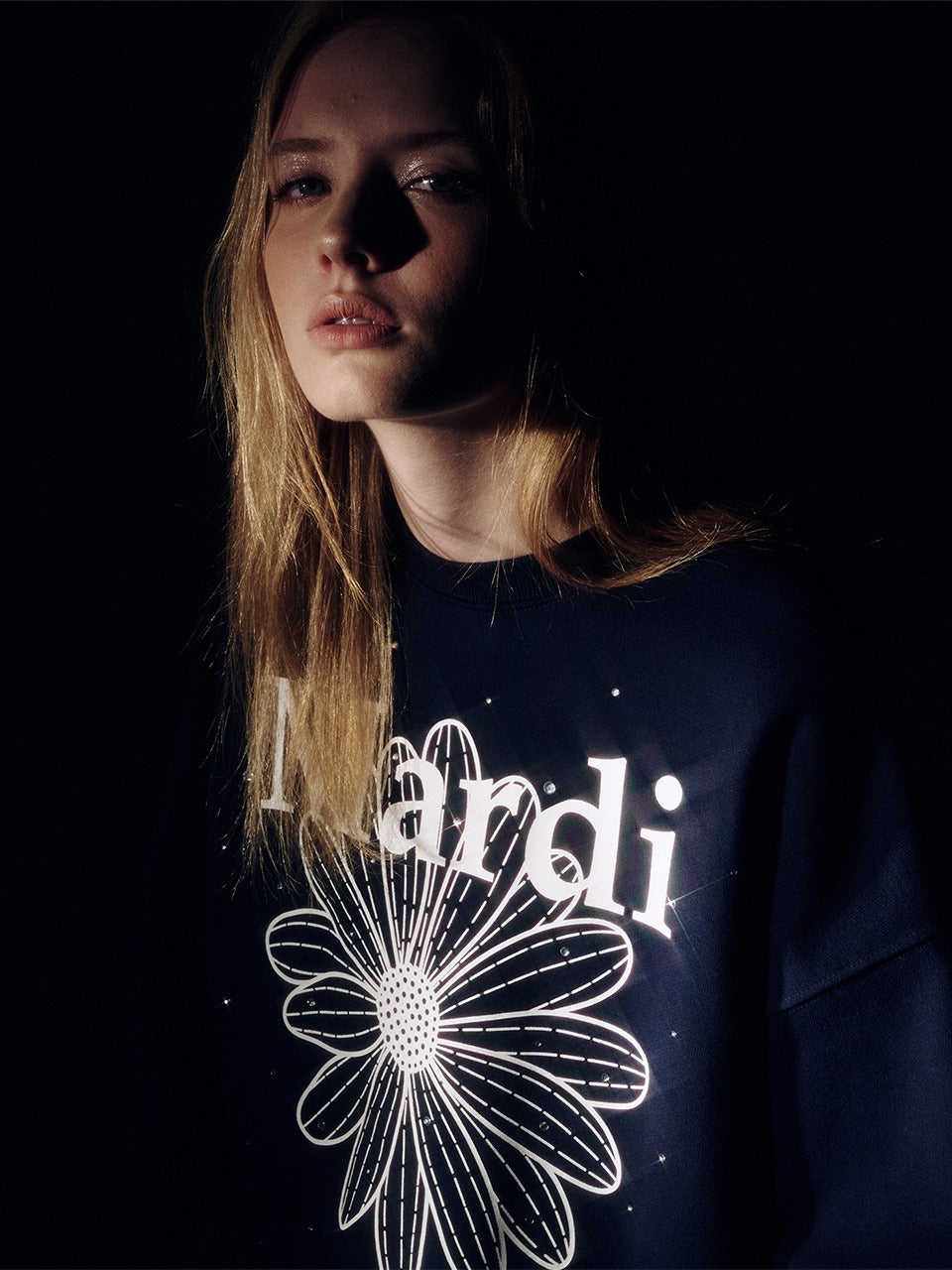 MARDI SWEATSHIRT FLOWERMARDI STONE EMBELLISHED_NAVY WHITE