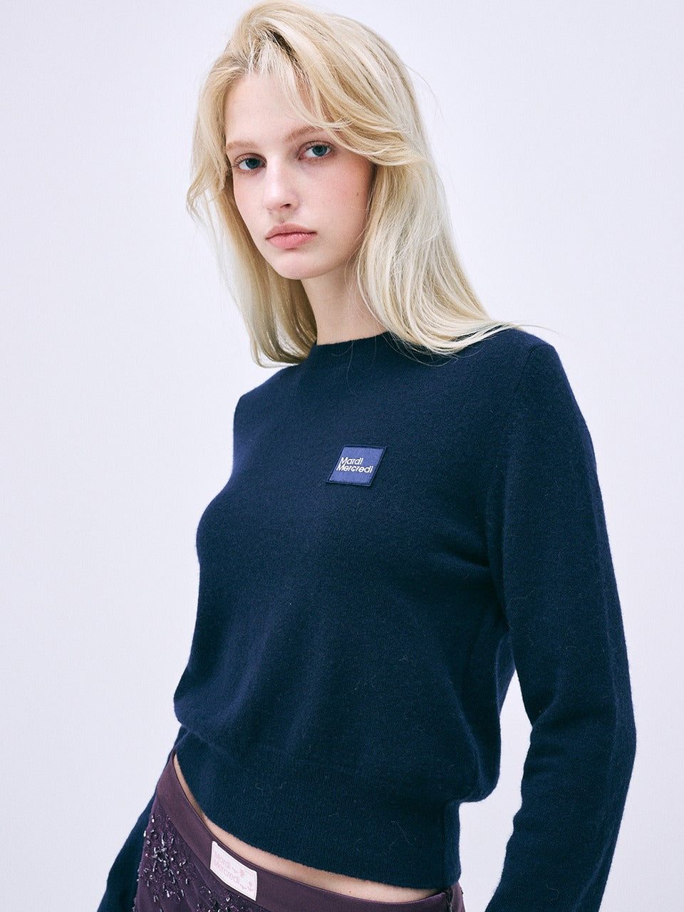 MARDI CASHMERE BLENDED ROUND NECK SQUARE LOGO_NAVY