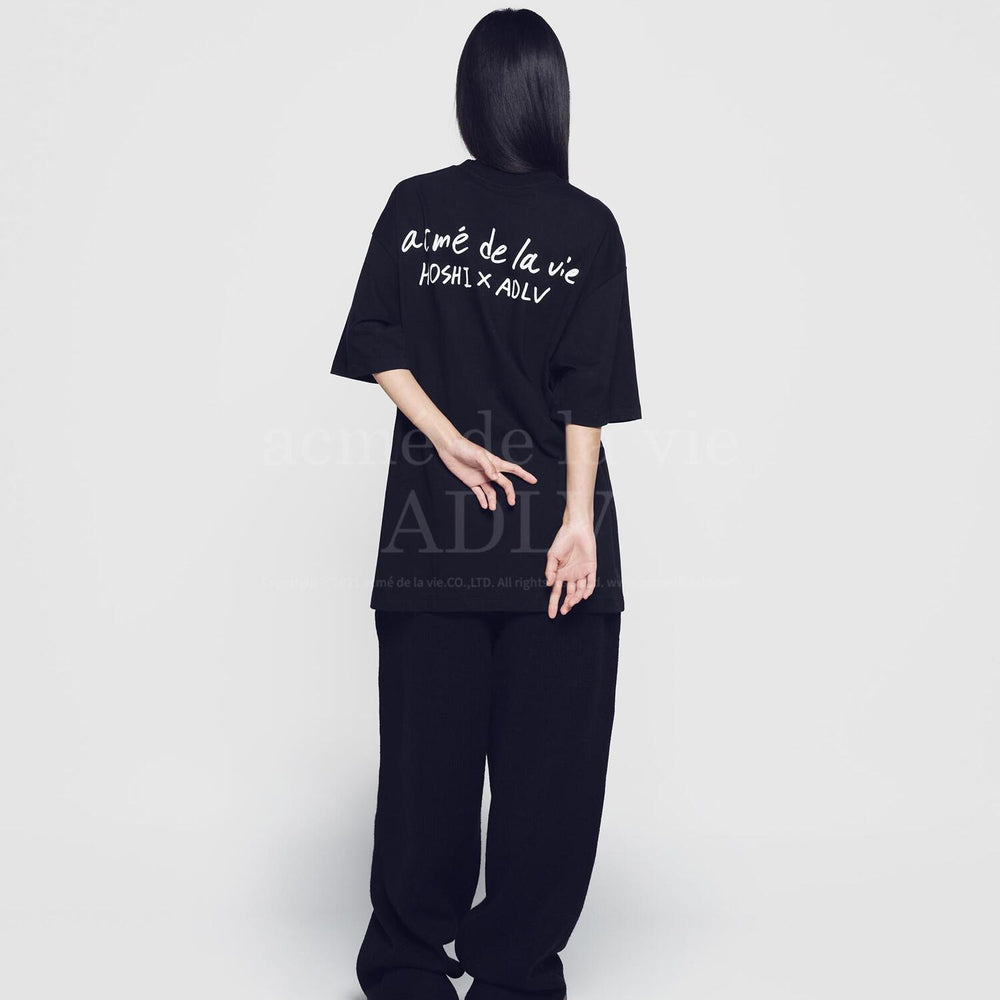 
                  
                    HOSHI X ADLV WAPPEN SHORT SLEEVE T-SHIRT BLACK
                  
                