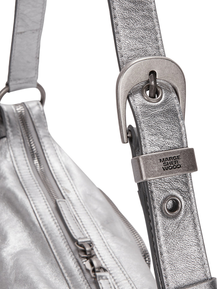 
                  
                    MARGESHERWOOD OUTPOCKET HOBO_metallic silver foiled plain
                  
                