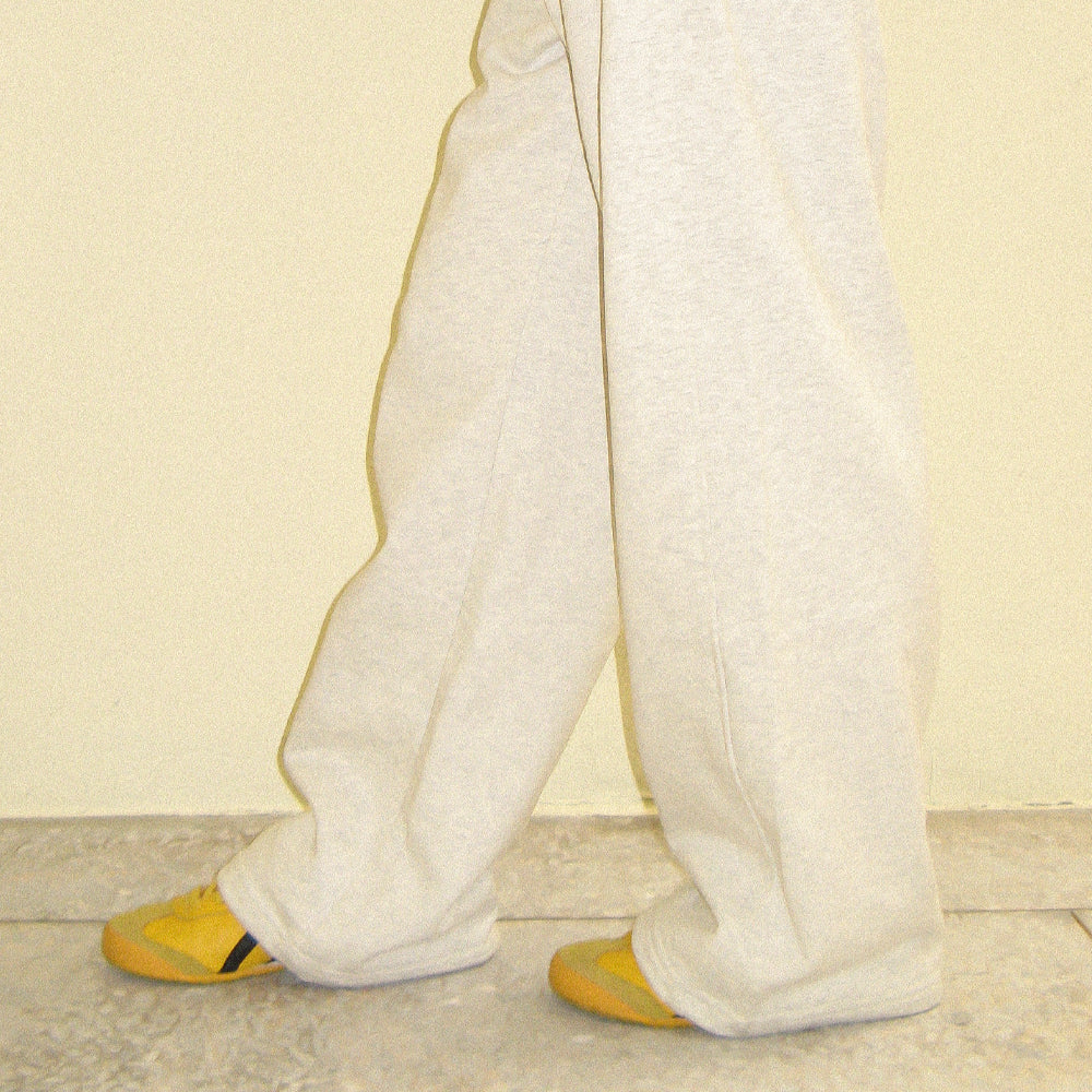 
                  
                    RONRON BACK HEART STITCH POCKET SWEAT JOGGER PANTS WHITE MELANGE
                  
                