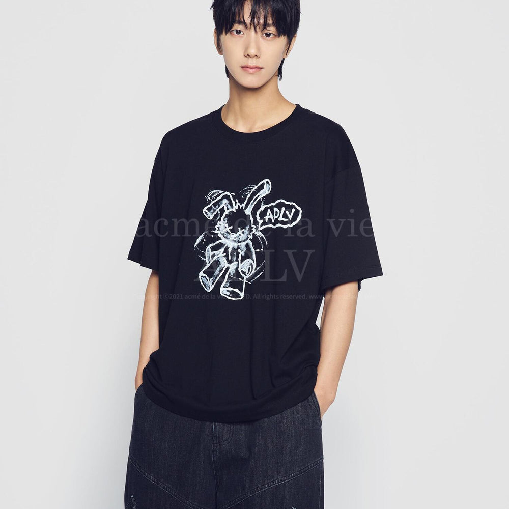 
                  
                    ADLV HANDSKETCH RABBIT SHORT SLEEVE T-SHIRT BLACK
                  
                