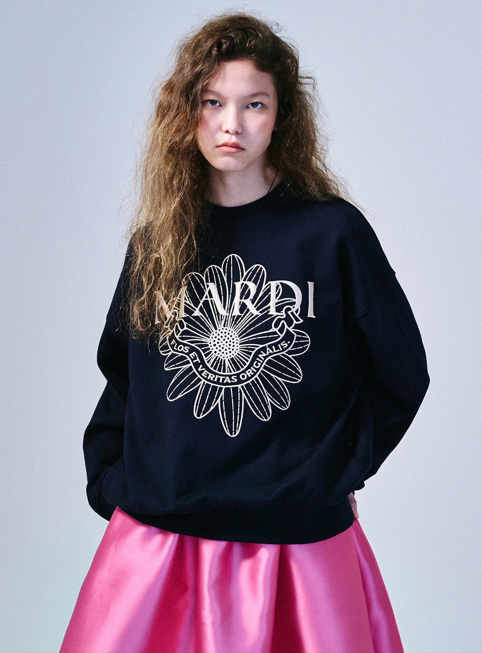 MARDI SWEATSHIRT FLOWERMARDI ALUMNI NEEDLEWORK_NAVY CREAM