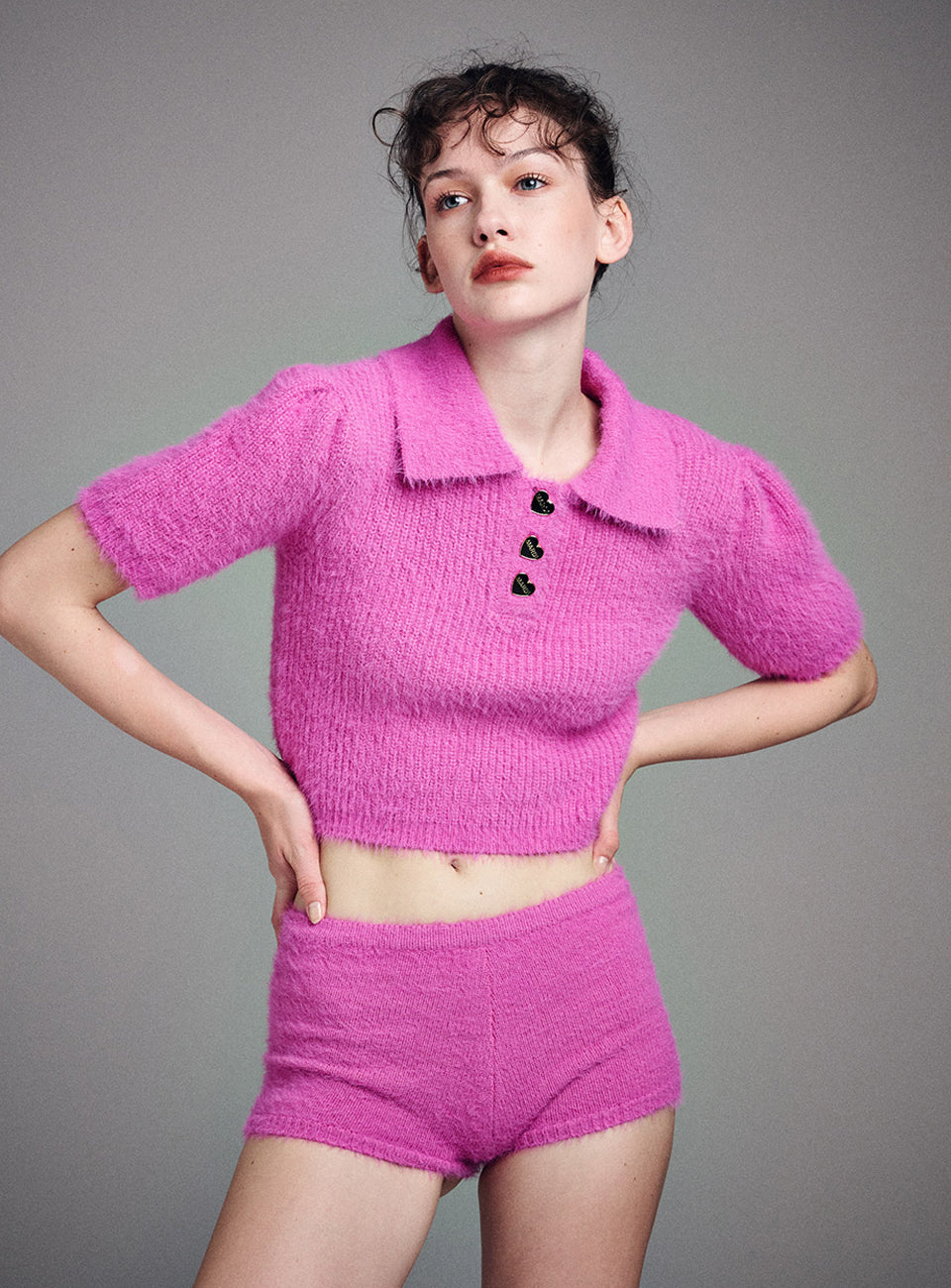 MARDI FLUFFY CROPPED TOP SHORT SLEEVE_FUCHSIA