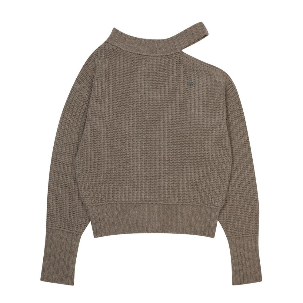 
                  
                    BOHEMSEO NECK CUT-OUT LOOSE FIT KNIT, WOOD
                  
                