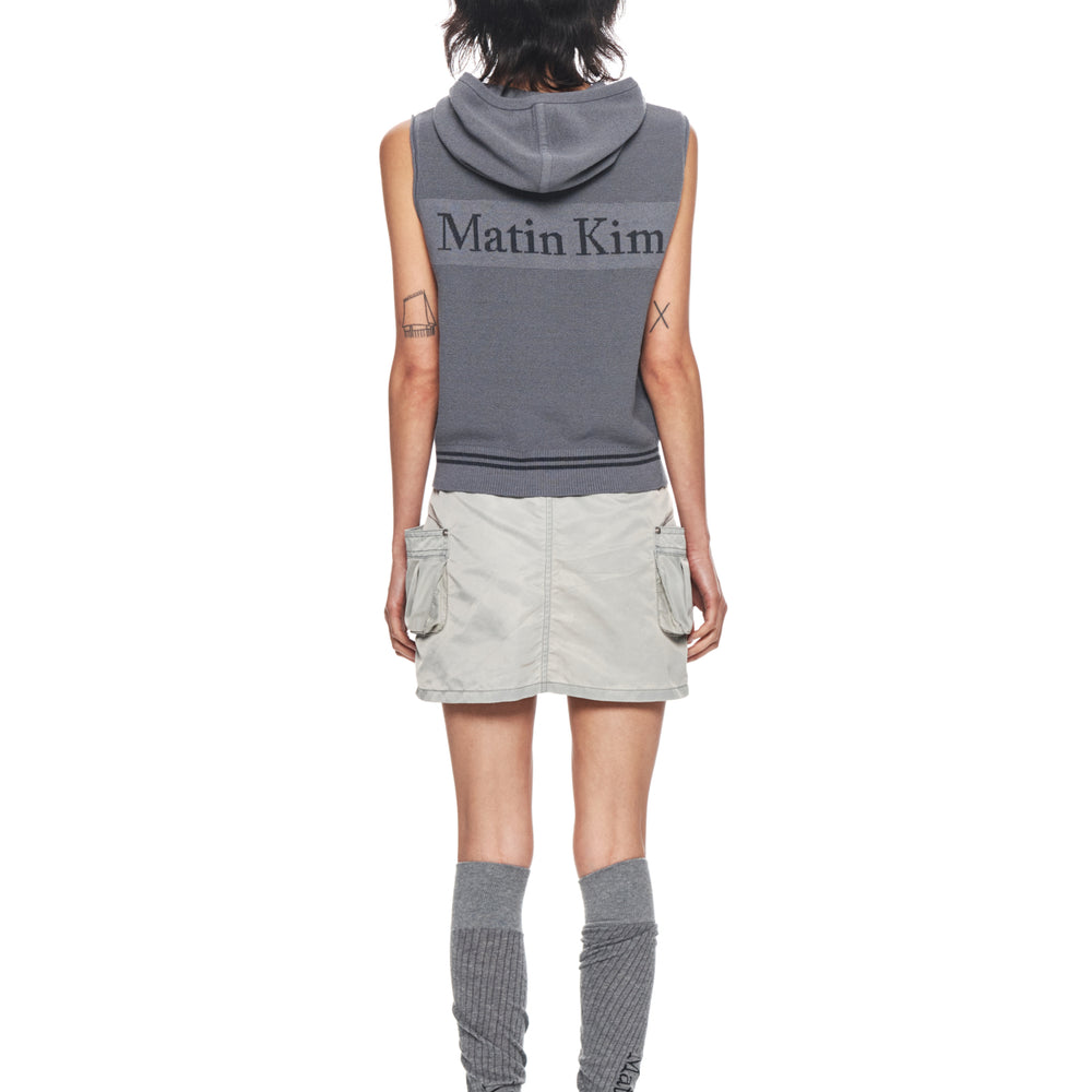 
                  
                    MATIN KIM HOODY POINT LOGO KNIT VEST FOR WOMEN IN CHARCOAL
                  
                