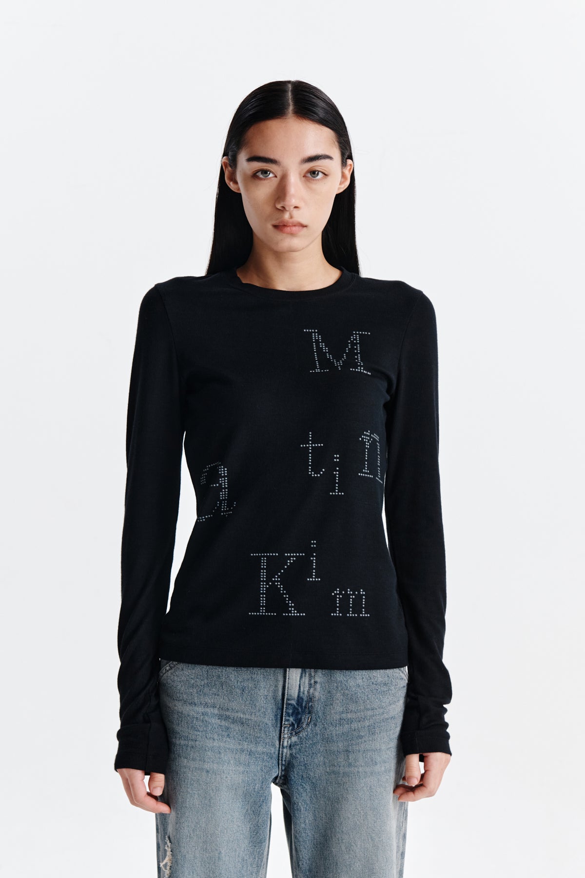 MATIN KIM DOT GRAPHIC LOGO LETTERING TOP IN BLACK