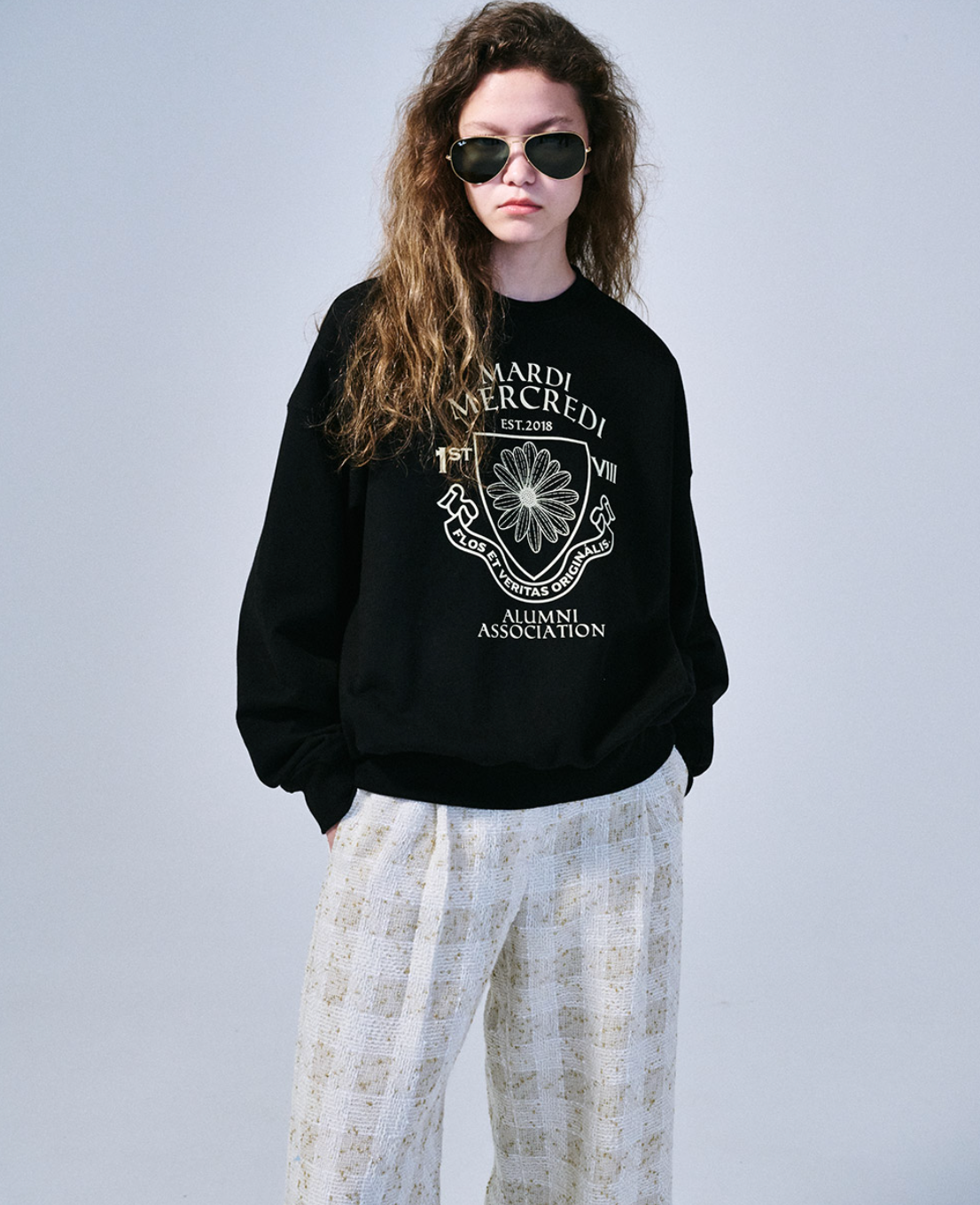 MARDI SWEATSHIRT ALUMNI EMBLEM_BLACK CREAM