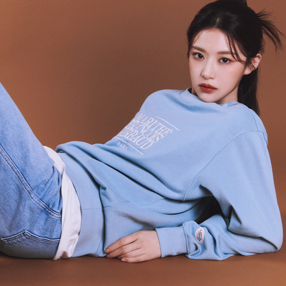 
                  
                    MARITHÉ CLASSIC LOGO EMBROIDERY SWEATSHIRT
                  
                