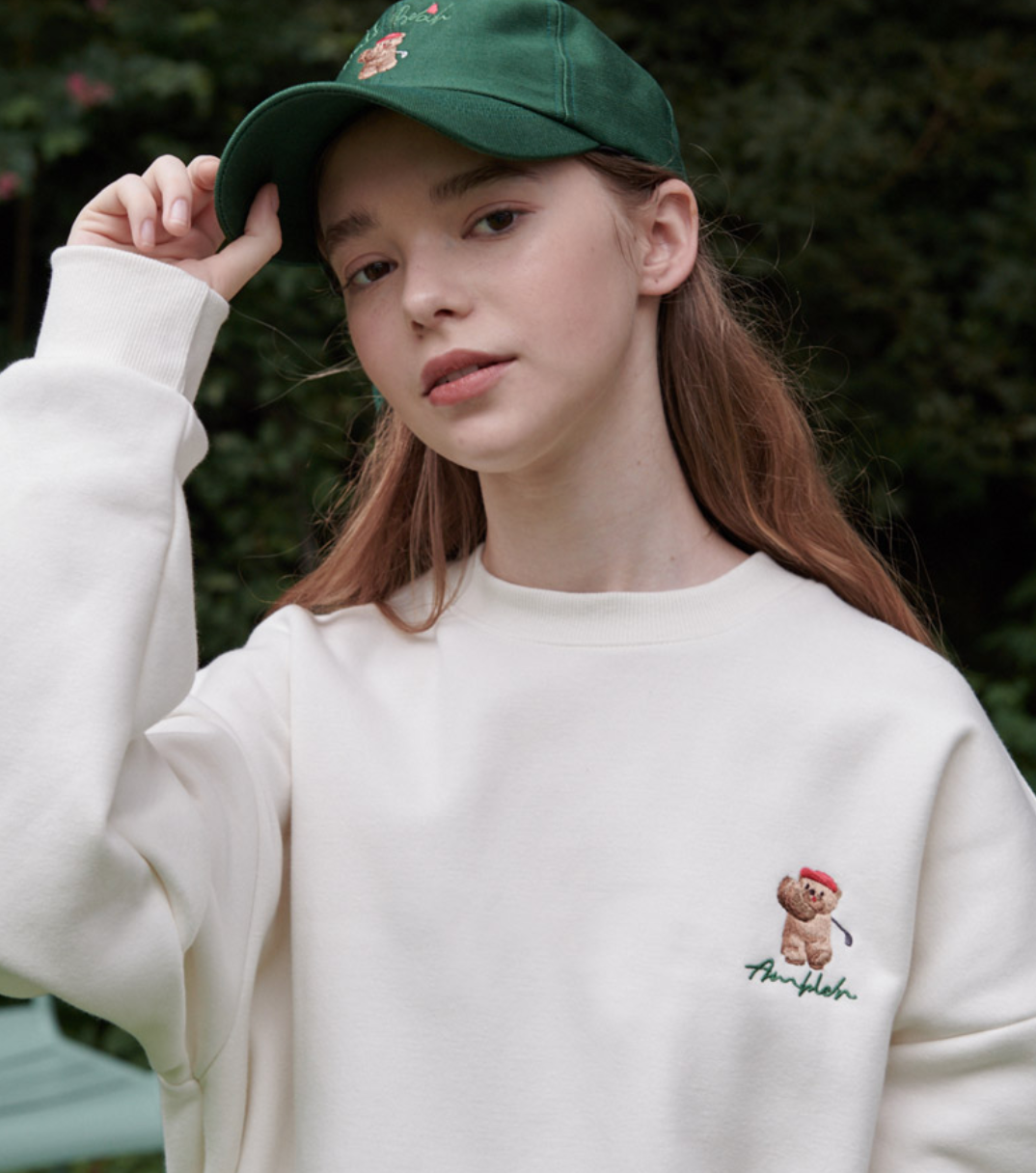 【IN STOCK】AMBLER Golf Bear Over Fit Sweatshirt Ivory