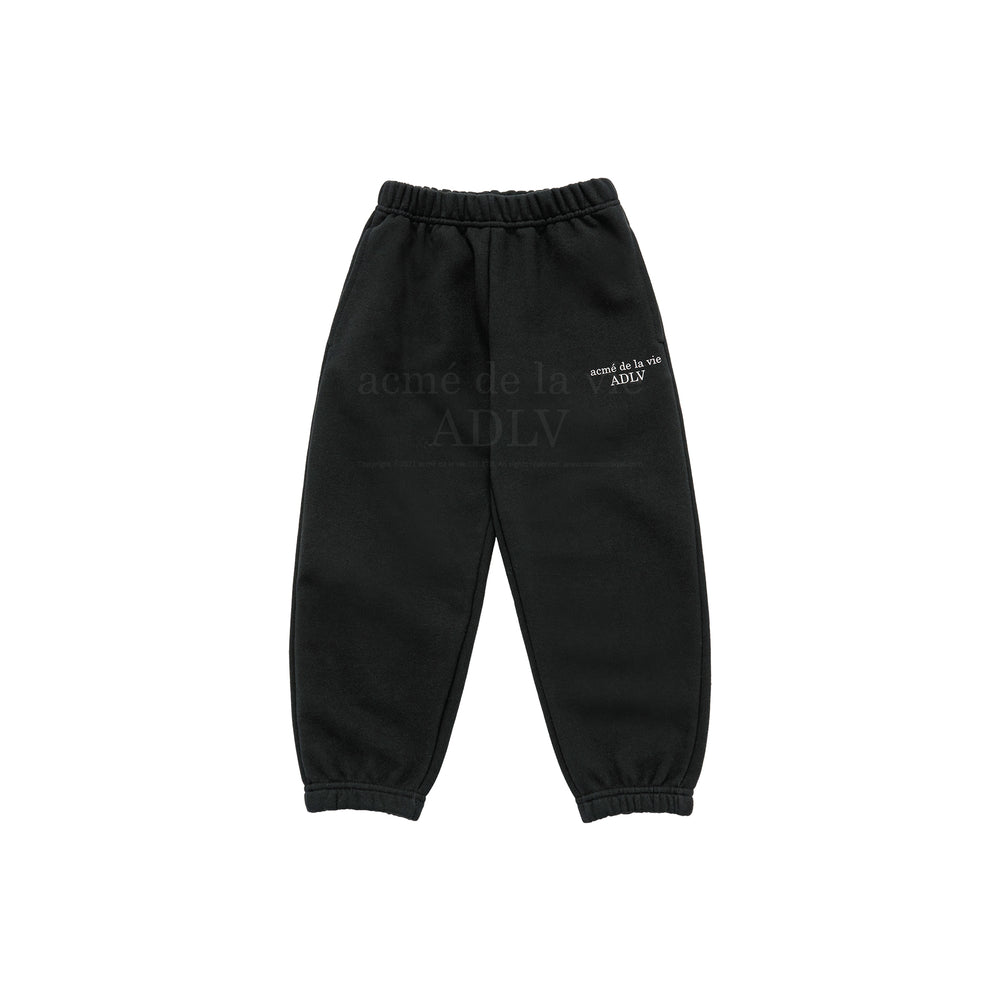 
                      
                        KIDS BASIC LOGO PANTS
                      
                    