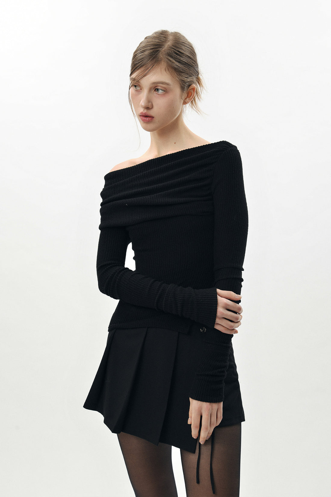 PAIN OR PLEASURE JENNIE OFF-SHOULDER TOP BLACK