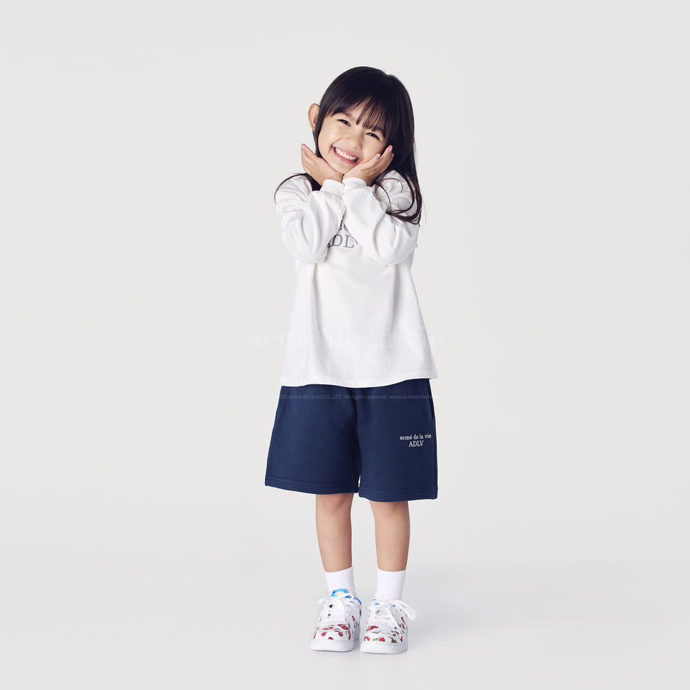 
                      
                        KIDS BASIC LOGO LONG SLEEVE T-SHIRT
                      
                    