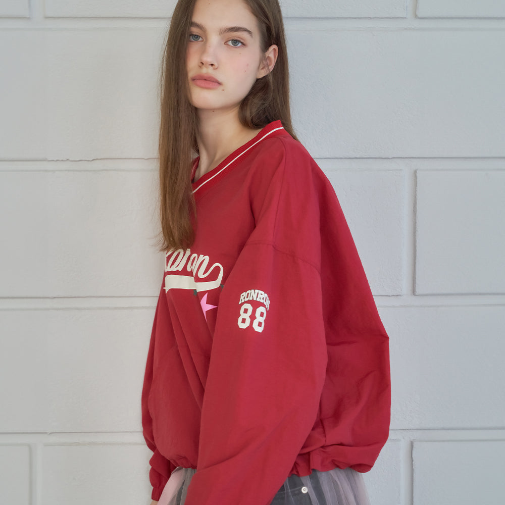 
                  
                    RONRON NYLON V NECK ANORAK SWEATSHIRT DEEP RED
                  
                