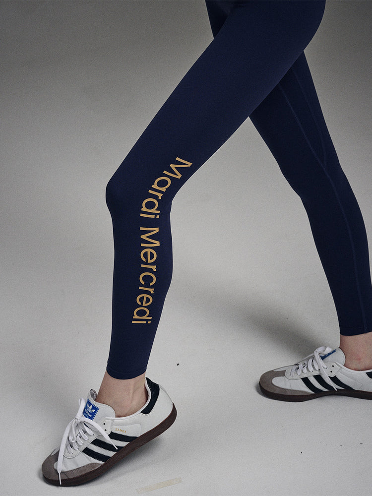 
                      
                        MARDI ACTIF BEURRE ULTIMATE COMFORT full leggings vertical logo_NAVY YELLOWBEIGE
                      
                    